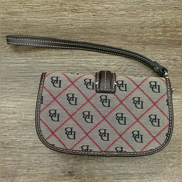 Dooney and Bourke Wristlet Bag Coin Purse Logo Designer Buckle Snap D & B - Picture 3 of 11